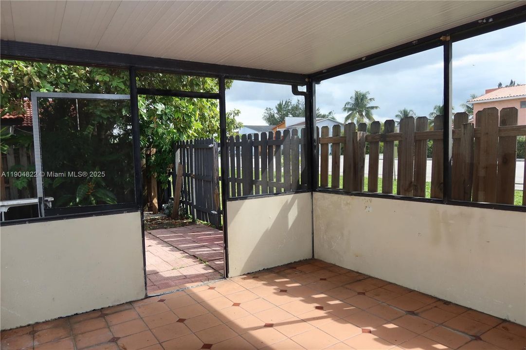 For Sale: $450,000 (3 beds, 2 baths, 1150 Square Feet)