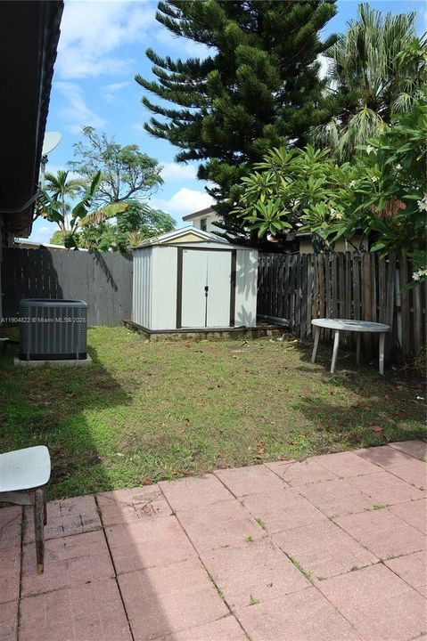 For Sale: $450,000 (3 beds, 2 baths, 1150 Square Feet)