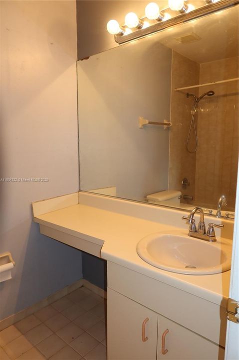 For Sale: $450,000 (3 beds, 2 baths, 1150 Square Feet)