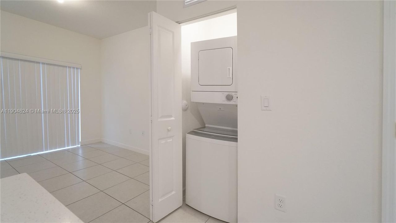 For Sale: $430,000 (3 beds, 2 baths, 1393 Square Feet)