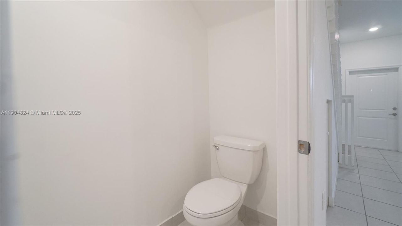 For Sale: $430,000 (3 beds, 2 baths, 1393 Square Feet)