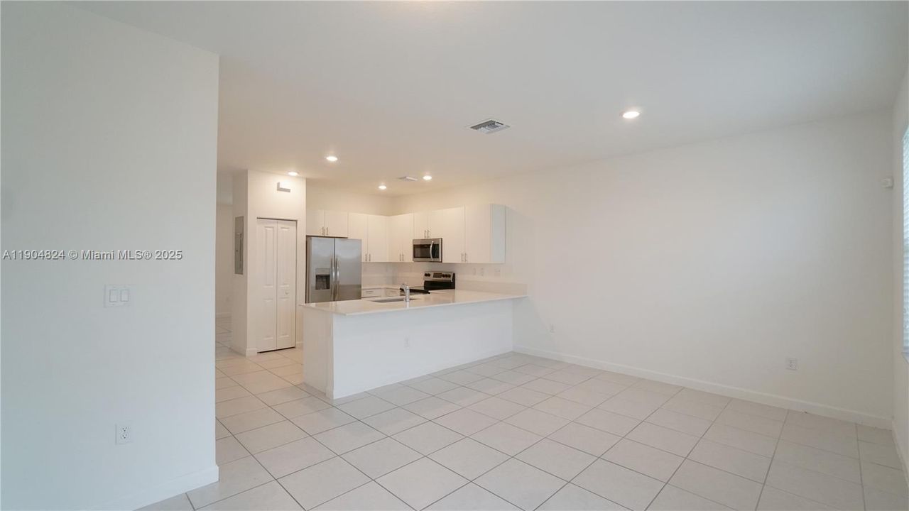 For Sale: $430,000 (3 beds, 2 baths, 1393 Square Feet)