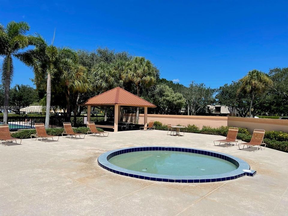 For Sale: $260,000 (2 beds, 2 baths, 1236 Square Feet)