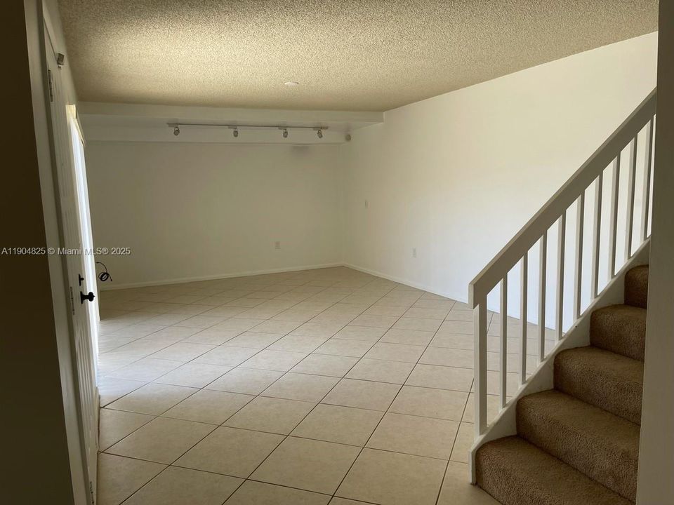 For Sale: $260,000 (2 beds, 2 baths, 1236 Square Feet)