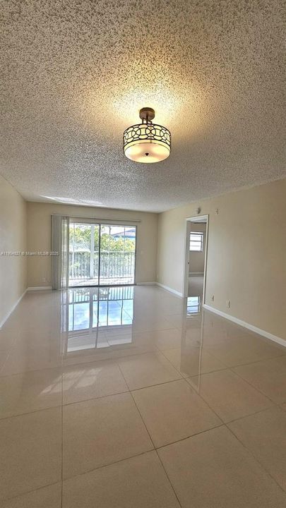 For Rent: $2,200 (2 beds, 2 baths, 1100 Square Feet)