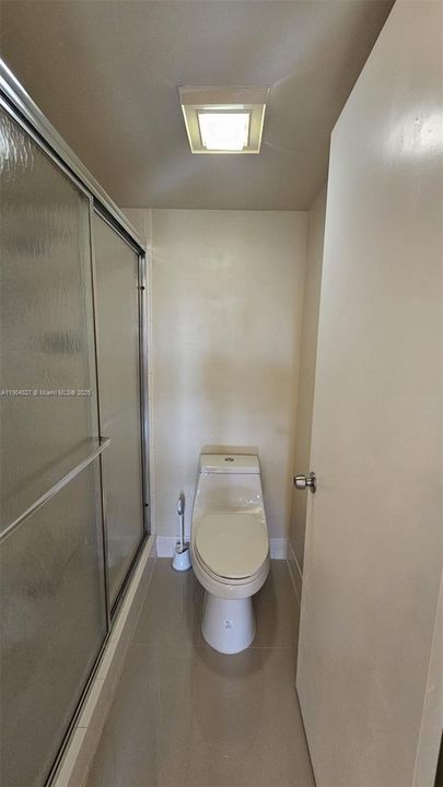 For Rent: $2,200 (2 beds, 2 baths, 1100 Square Feet)