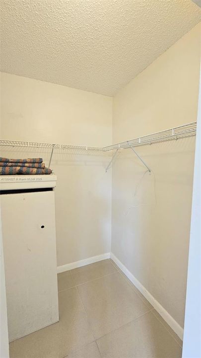 For Rent: $2,200 (2 beds, 2 baths, 1100 Square Feet)