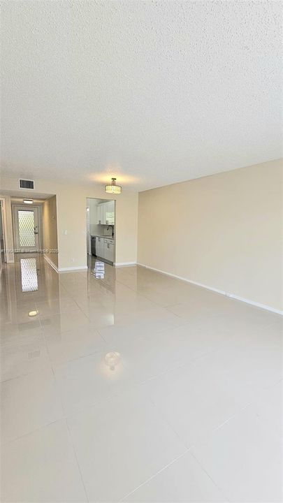 For Rent: $2,200 (2 beds, 2 baths, 1100 Square Feet)