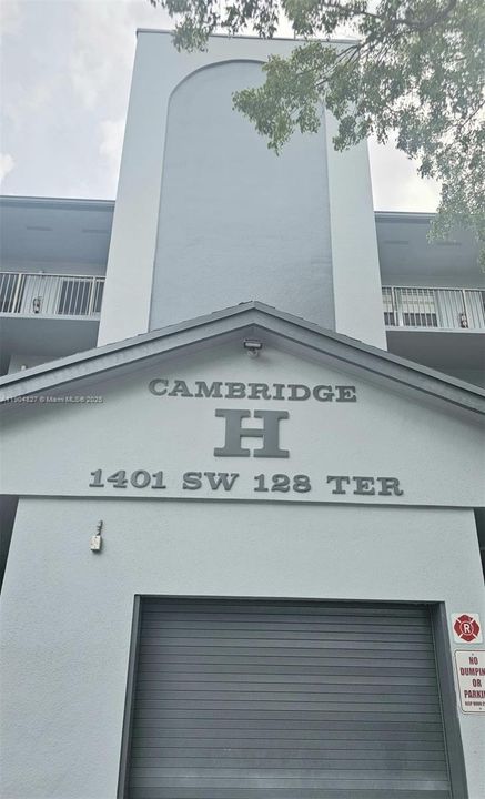 For Rent: $2,200 (2 beds, 2 baths, 1100 Square Feet)