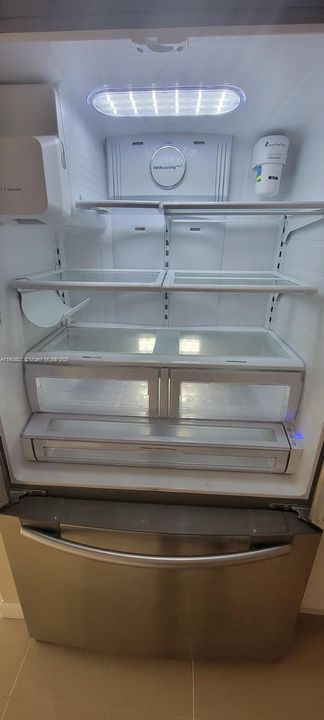 For Rent: $2,200 (2 beds, 2 baths, 1100 Square Feet)