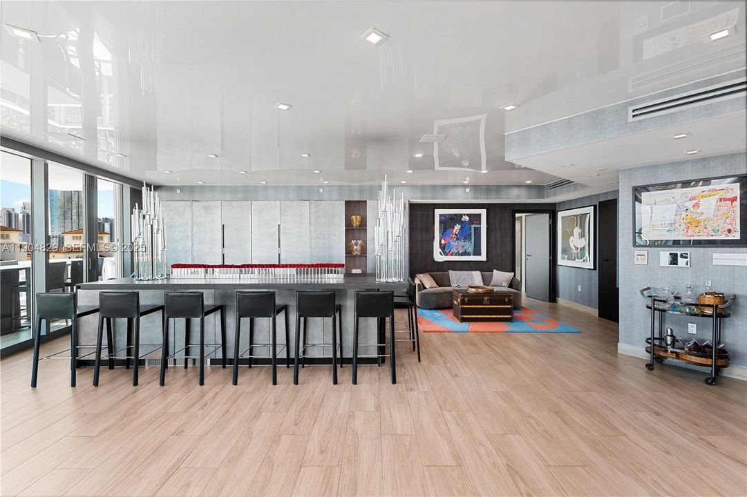 В аренду: $45,000 (2 спален, 2 ванн, 2390 Квадратных фут)