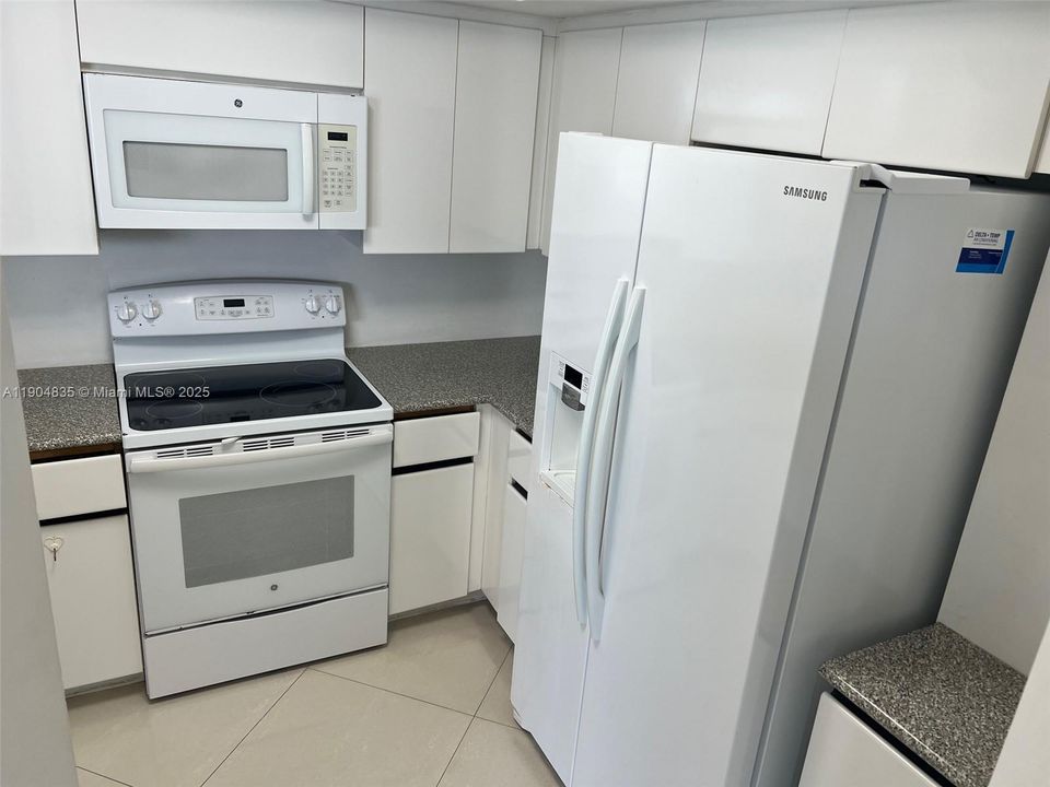 Recently Rented: $3,600 (2 beds, 2 baths, 1180 Square Feet)