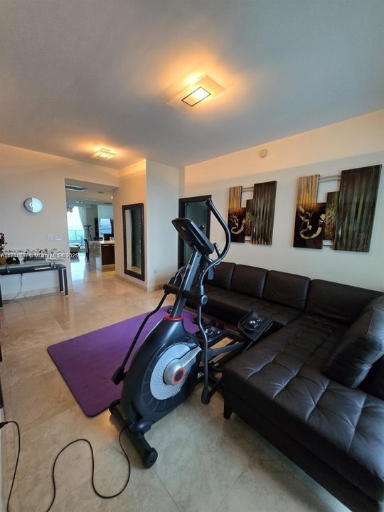 For Sale: $1,349,900 (3 beds, 3 baths, 1575 Square Feet)