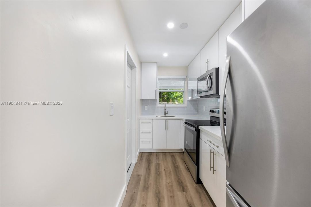 Recently Rented: $2,300 (2 beds, 1 baths, 750 Square Feet)