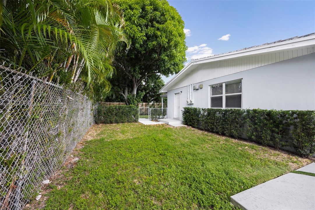 Recently Rented: $2,300 (2 beds, 1 baths, 750 Square Feet)