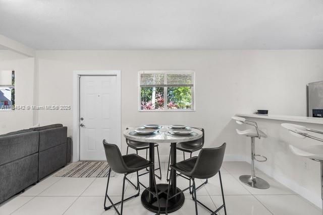 For Rent: $3,500 (3 beds, 2 baths, 1138 Square Feet)