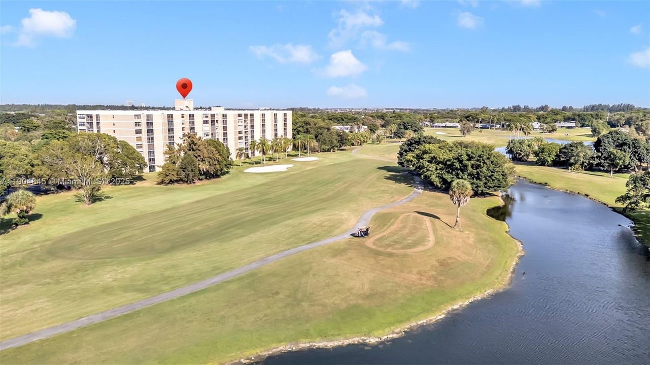 For Sale: $299,000 (2 beds, 2 baths, 1273 Square Feet)