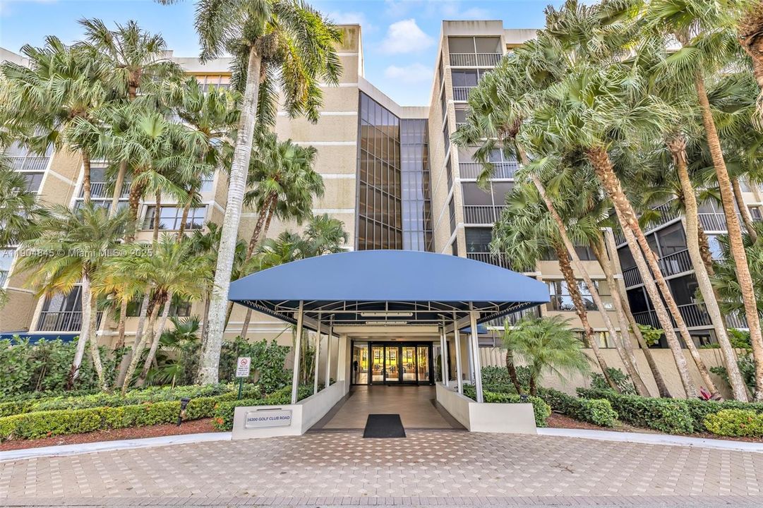 For Sale: $299,000 (2 beds, 2 baths, 1273 Square Feet)