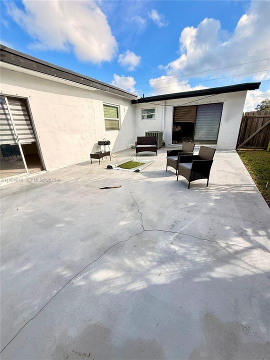 For Sale: $544,000 (4 beds, 2 baths, 1685 Square Feet)