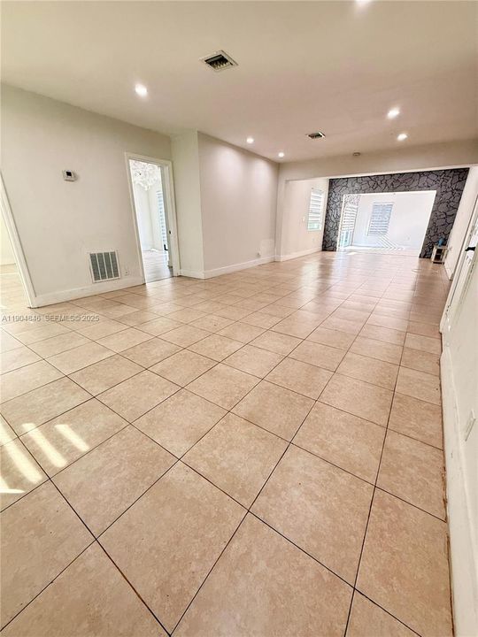 For Sale: $544,000 (4 beds, 2 baths, 1685 Square Feet)