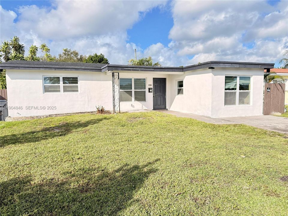 For Sale: $544,000 (4 beds, 2 baths, 1685 Square Feet)