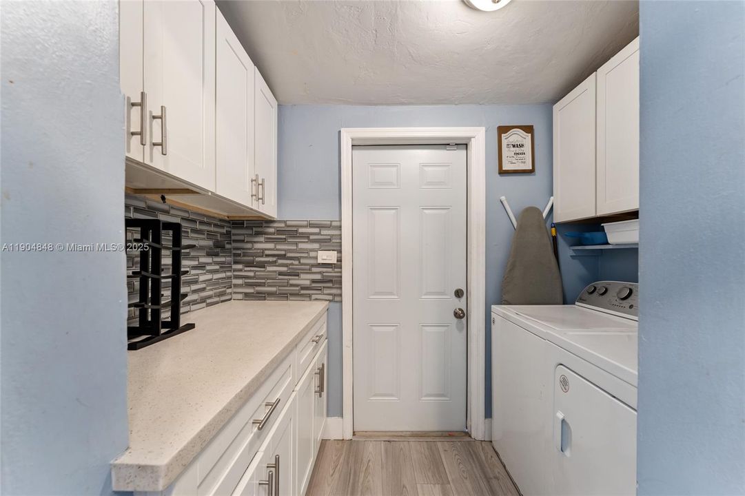 合同活跃: $465,000 (3 贝兹, 2 浴室, 1164 平方英尺)