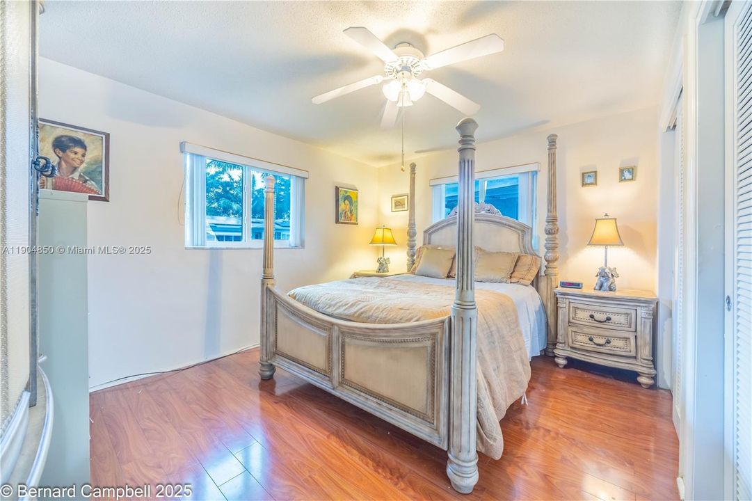 待售: $345,000 (2 贝兹, 2 浴室, 1581 平方英尺)