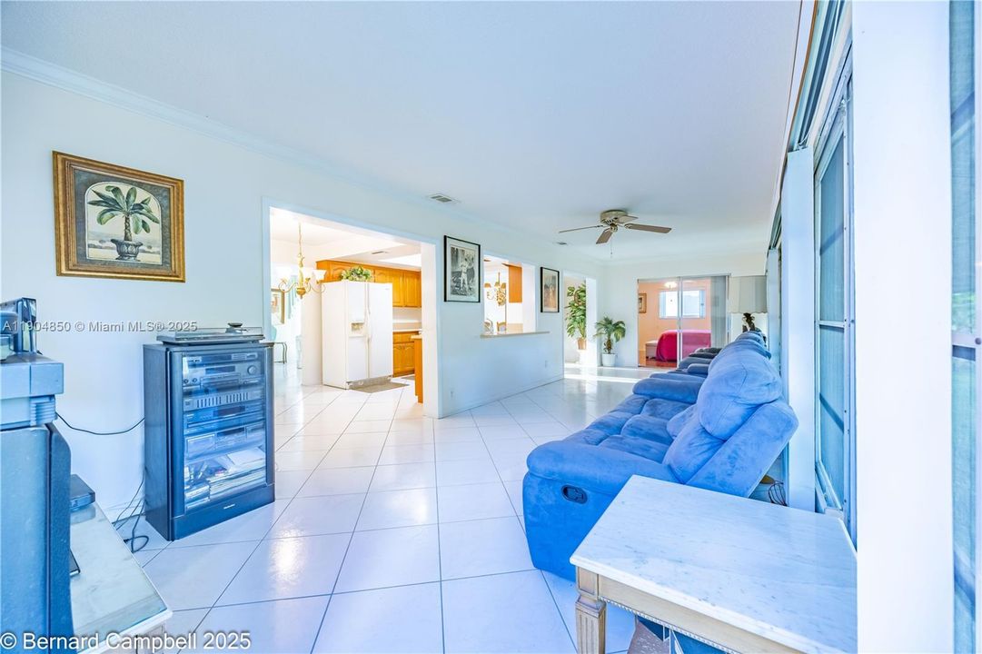 待售: $345,000 (2 贝兹, 2 浴室, 1581 平方英尺)