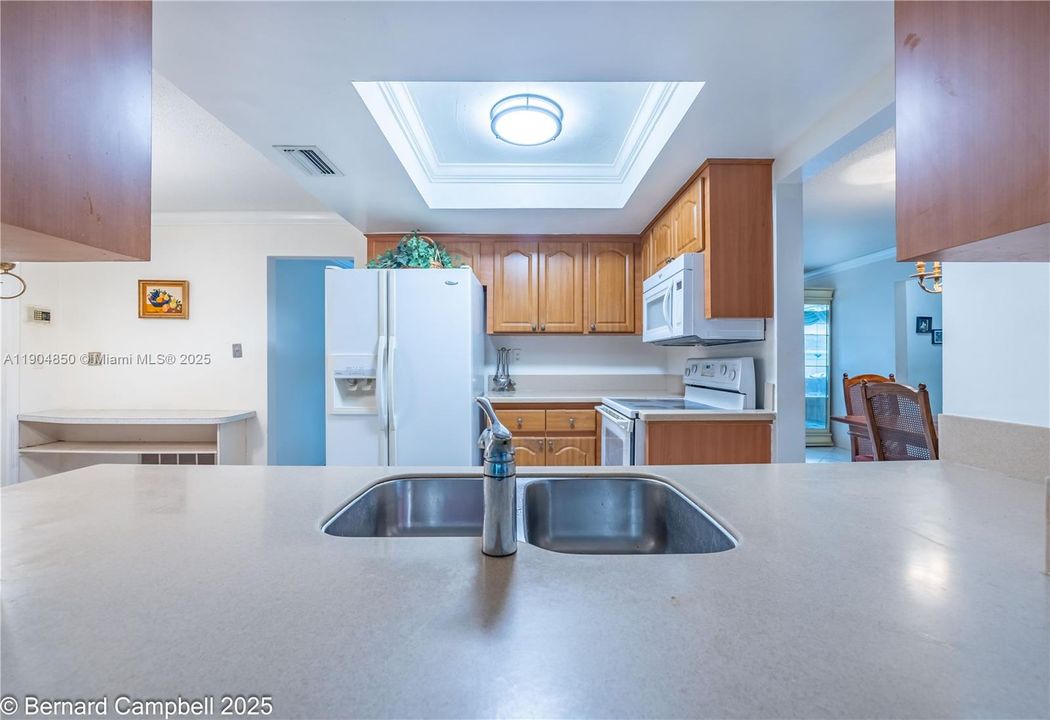 待售: $345,000 (2 贝兹, 2 浴室, 1581 平方英尺)