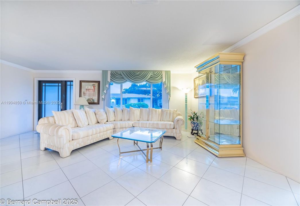 待售: $345,000 (2 贝兹, 2 浴室, 1581 平方英尺)