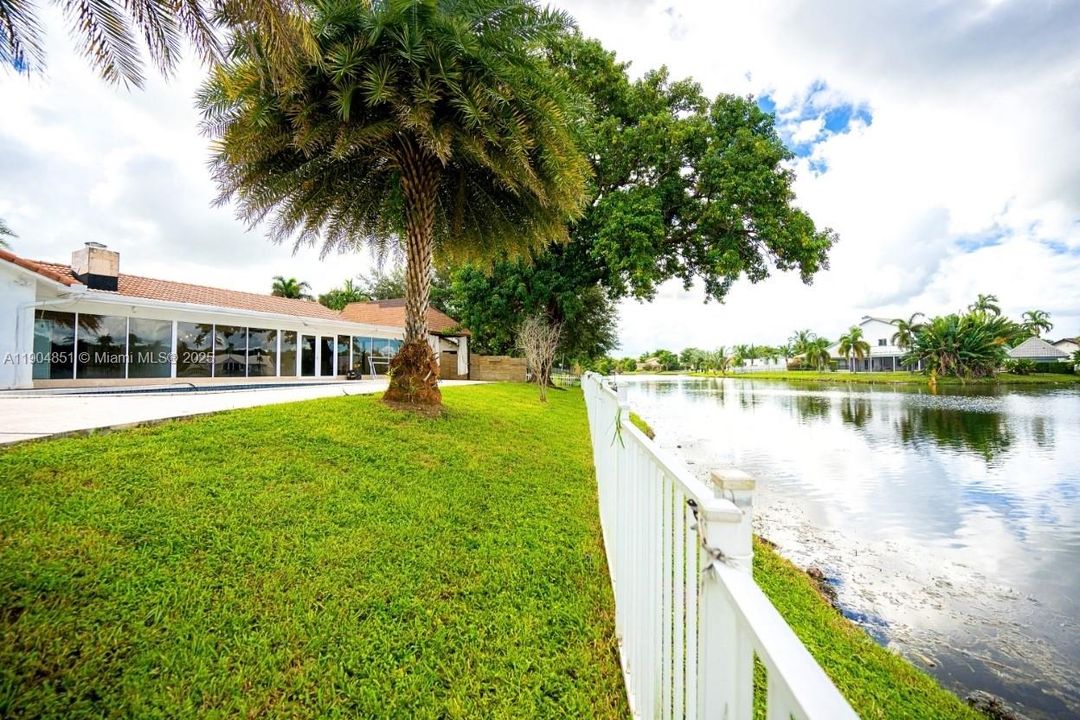 На продажу: $1,185,000 (4 спален, 2 ванн, 2683 Квадратных фут)