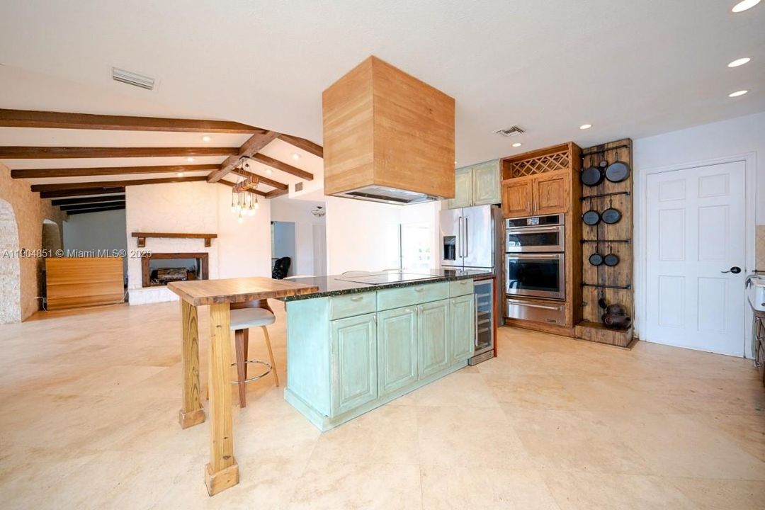 На продажу: $1,185,000 (4 спален, 2 ванн, 2683 Квадратных фут)