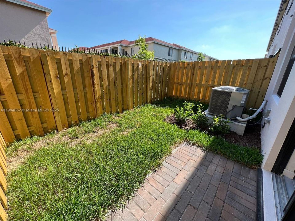 待售: $450,000 (3 贝兹, 2 浴室, 1496 平方英尺)