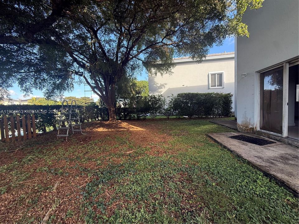 En Venta: $439,000 (4 camas, 2 baños, 1762 Pies cuadrados)