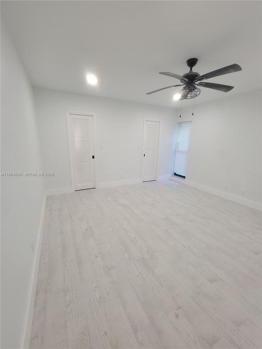 En Venta: $670,000 (2 camas, 2 baños, 1993 Pies cuadrados)