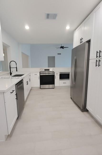 En Venta: $670,000 (2 camas, 2 baños, 1993 Pies cuadrados)