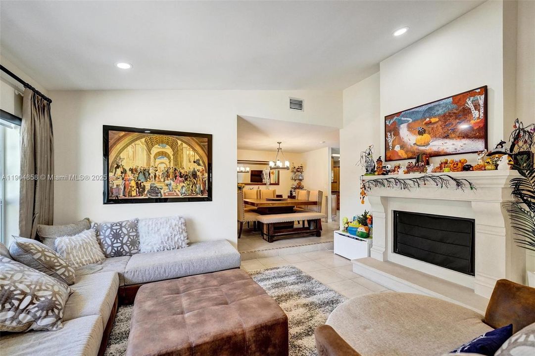 For Sale: $850,000 (4 beds, 3 baths, 2372 Square Feet)