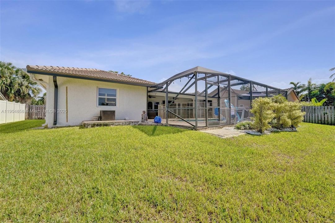 For Sale: $850,000 (4 beds, 3 baths, 2372 Square Feet)