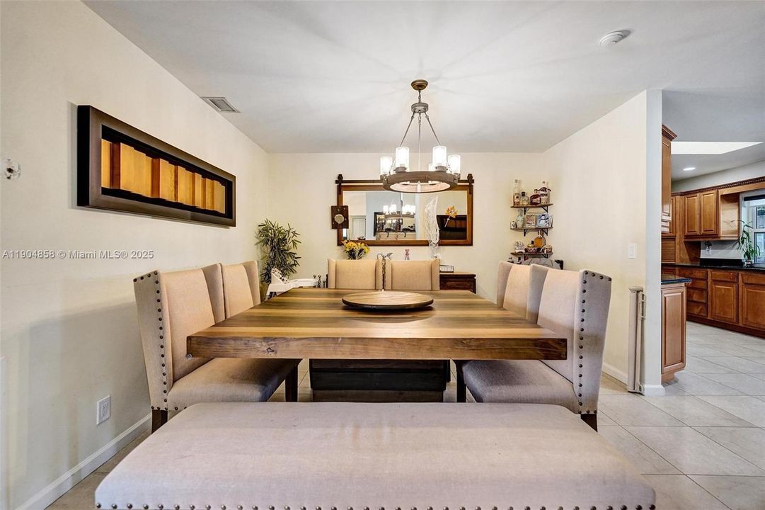 For Sale: $850,000 (4 beds, 3 baths, 2372 Square Feet)