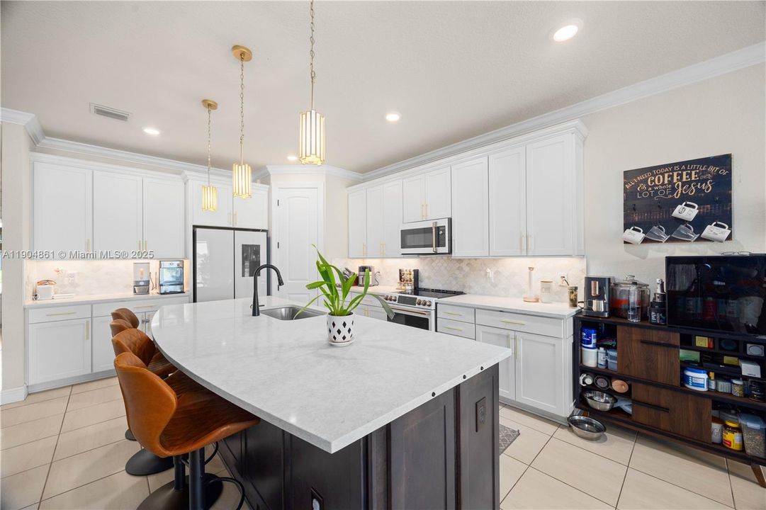 На продажу: $1,200,000 (5 спален, 3 ванн, 2860 Квадратных фут)