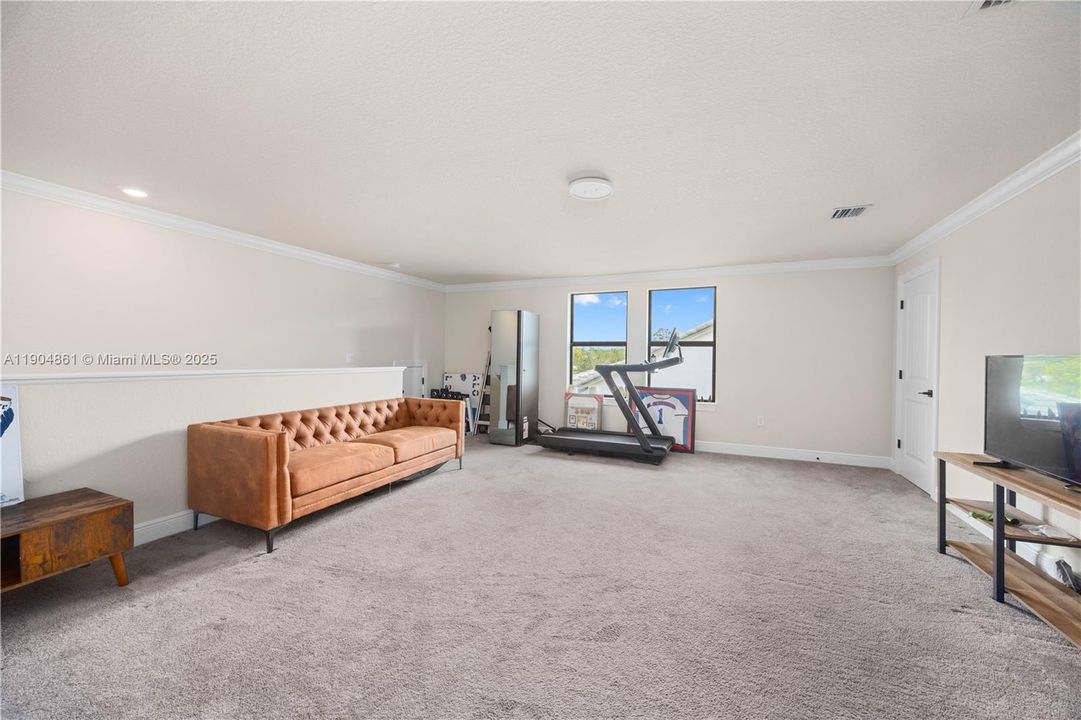 На продажу: $1,200,000 (5 спален, 3 ванн, 2860 Квадратных фут)