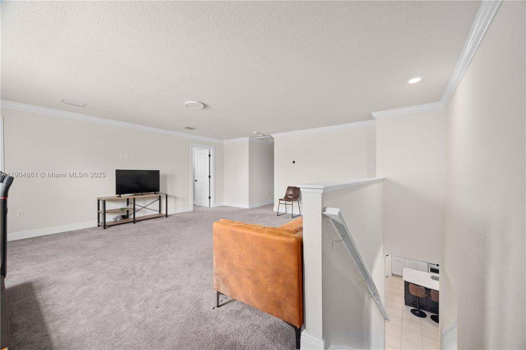 На продажу: $1,200,000 (5 спален, 3 ванн, 2860 Квадратных фут)