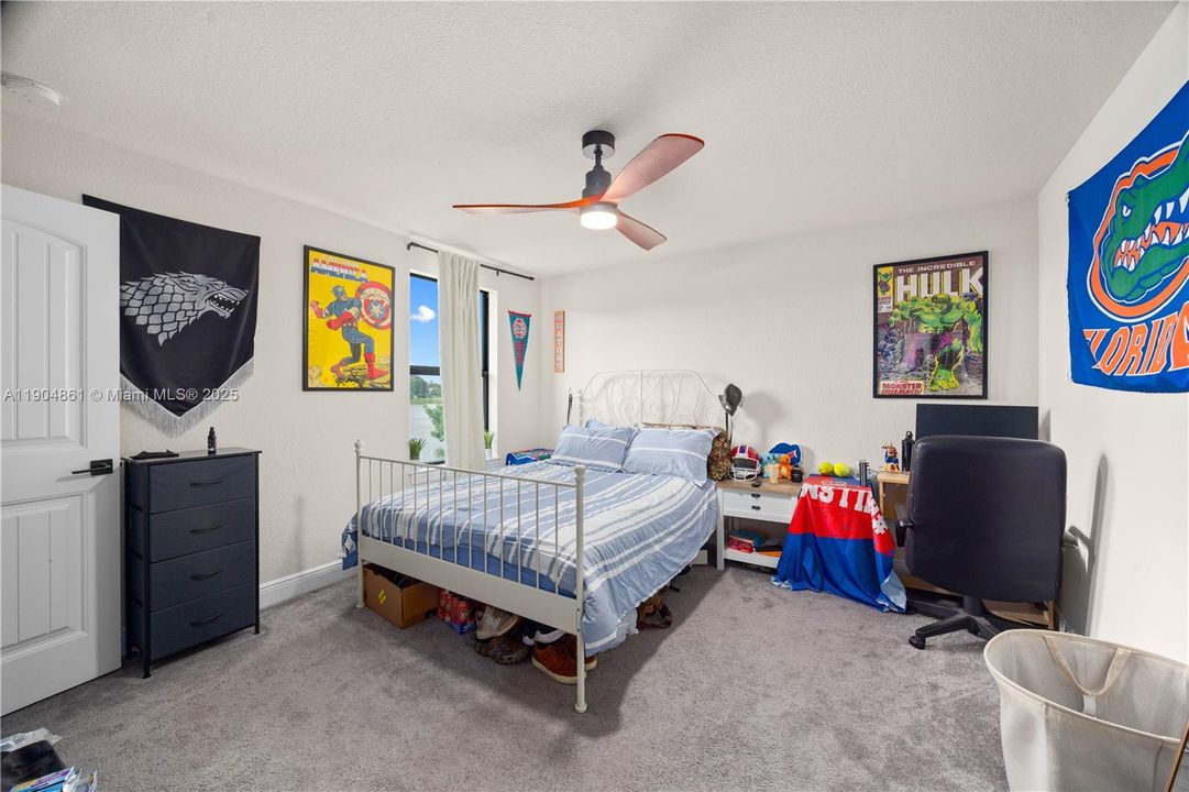 На продажу: $1,200,000 (5 спален, 3 ванн, 2860 Квадратных фут)