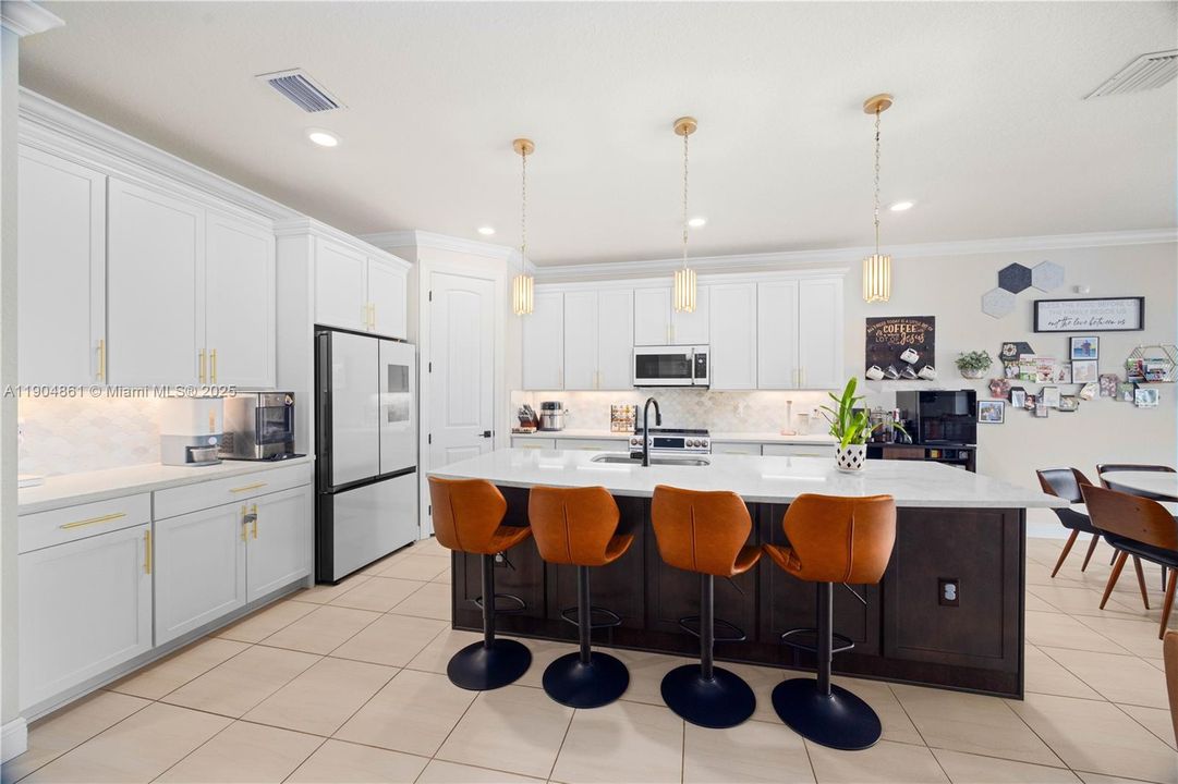 На продажу: $1,200,000 (5 спален, 3 ванн, 2860 Квадратных фут)