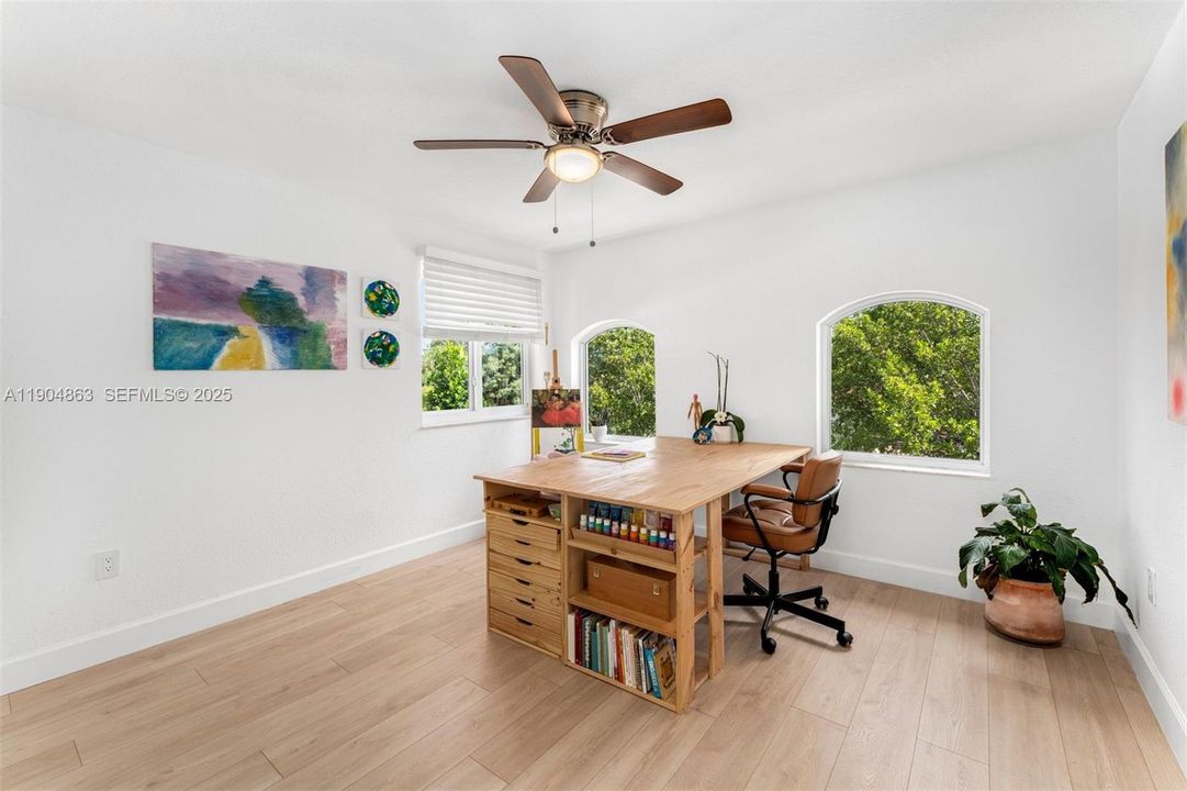 For Sale: $1,025,000 (4 beds, 2 baths, 2306 Square Feet)