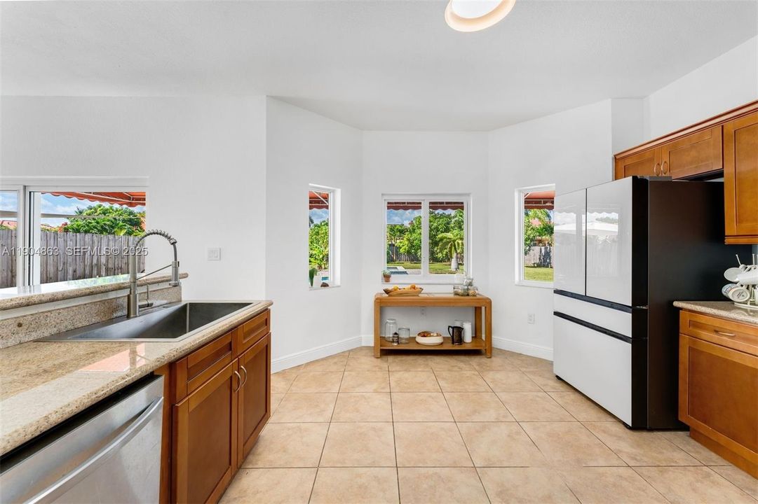 For Sale: $1,025,000 (4 beds, 2 baths, 2306 Square Feet)