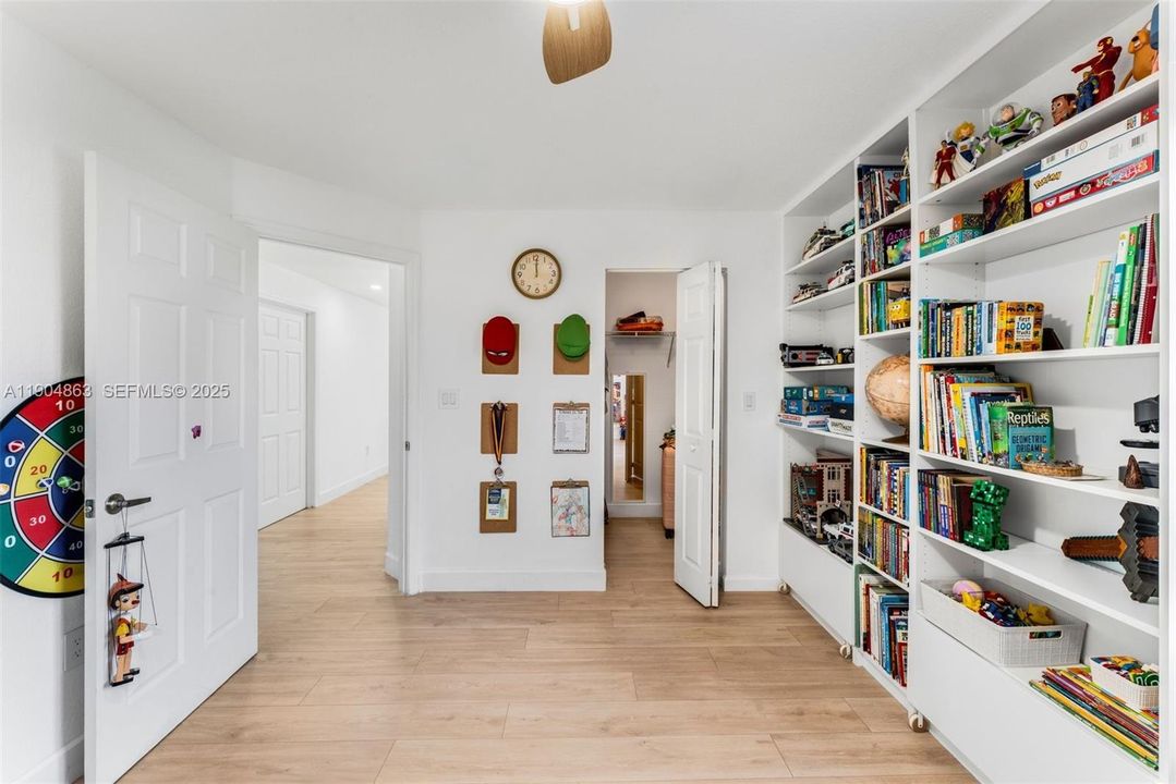 For Sale: $1,025,000 (4 beds, 2 baths, 2306 Square Feet)