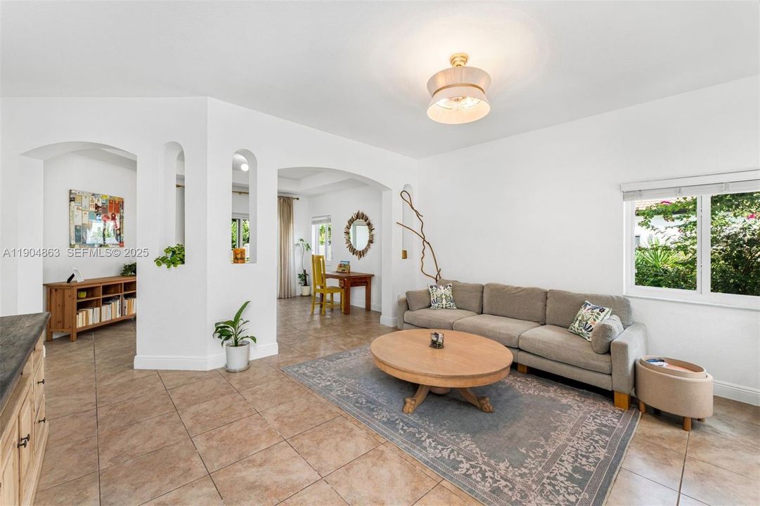 For Sale: $1,025,000 (4 beds, 2 baths, 2306 Square Feet)