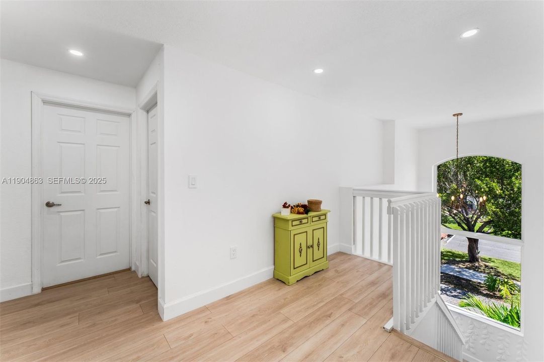 For Sale: $1,025,000 (4 beds, 2 baths, 2306 Square Feet)