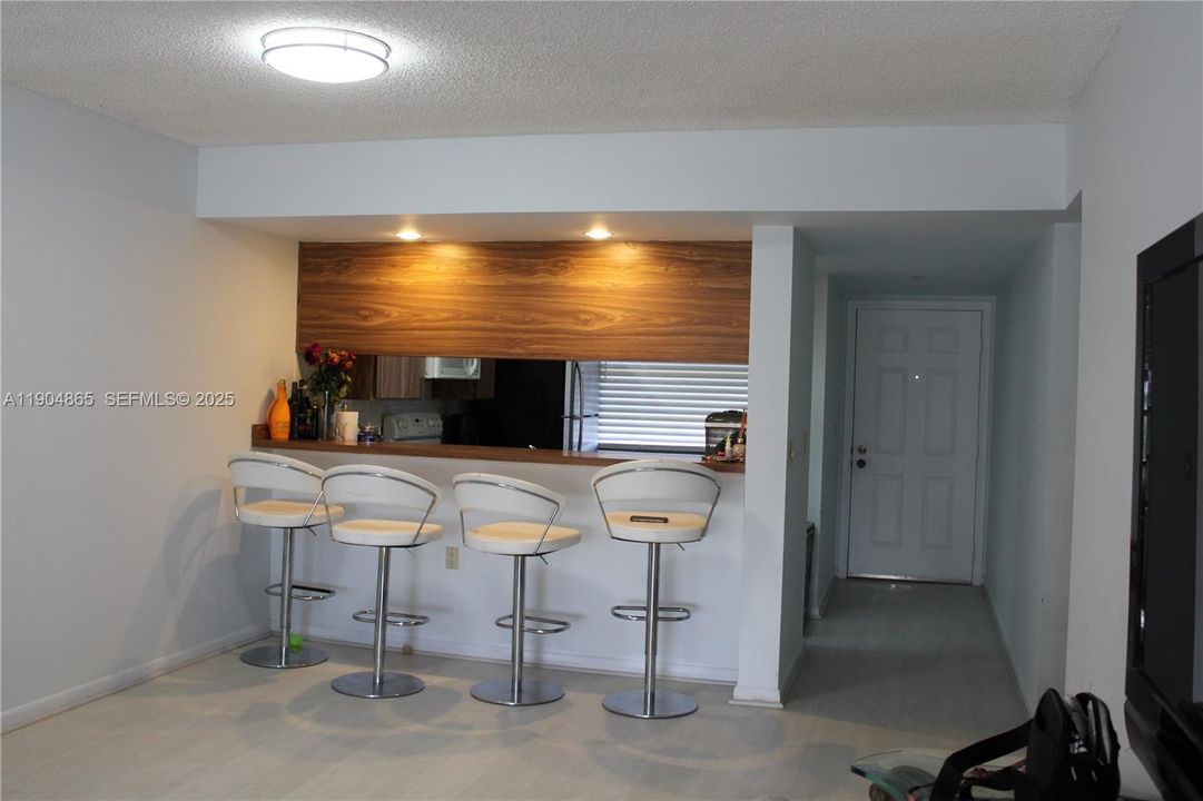 For Sale: $220,000 (2 beds, 2 baths, 1437 Square Feet)